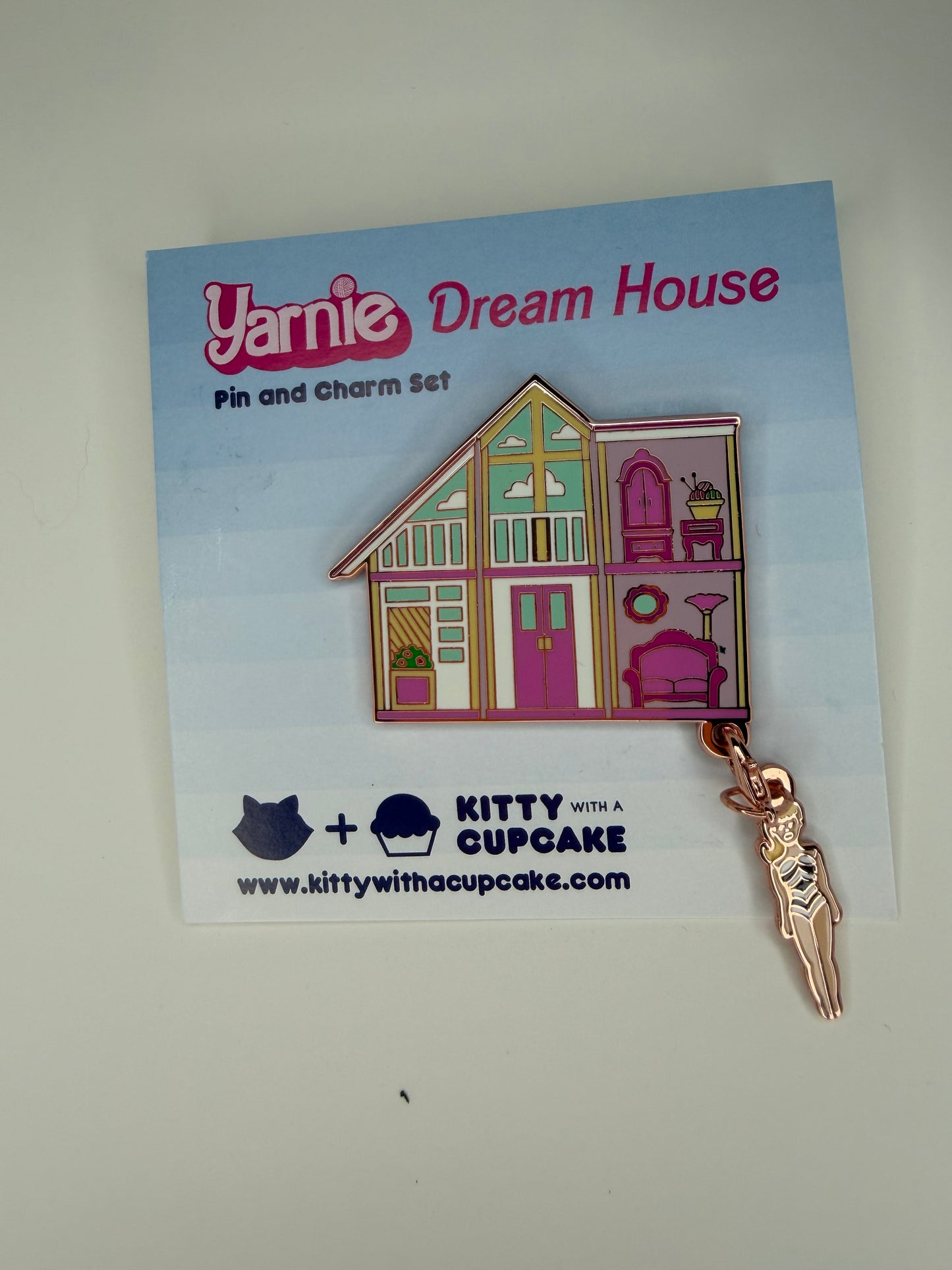 Yarnie Dream House Pin